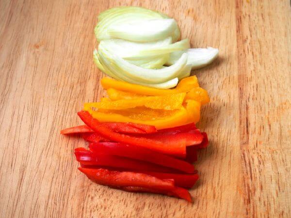Tự làm bánh gạo Hàn Quốc xào thịt bò tại nhà 17