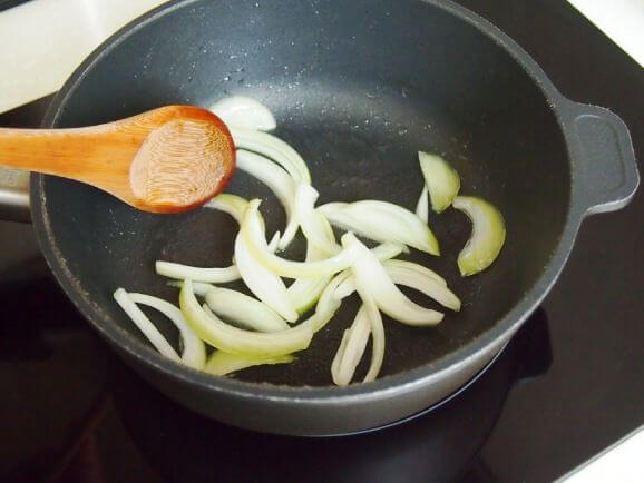 Tự làm bánh gạo Hàn Quốc xào thịt bò tại nhà 20