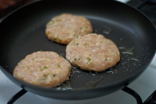 Tự làm hamburger gà chiên cho bữa sáng nhanh gọn, đủ chất 47 Tự làm hamburger gà chiên cho bữa sáng nhanh gọn, đủ chất 17