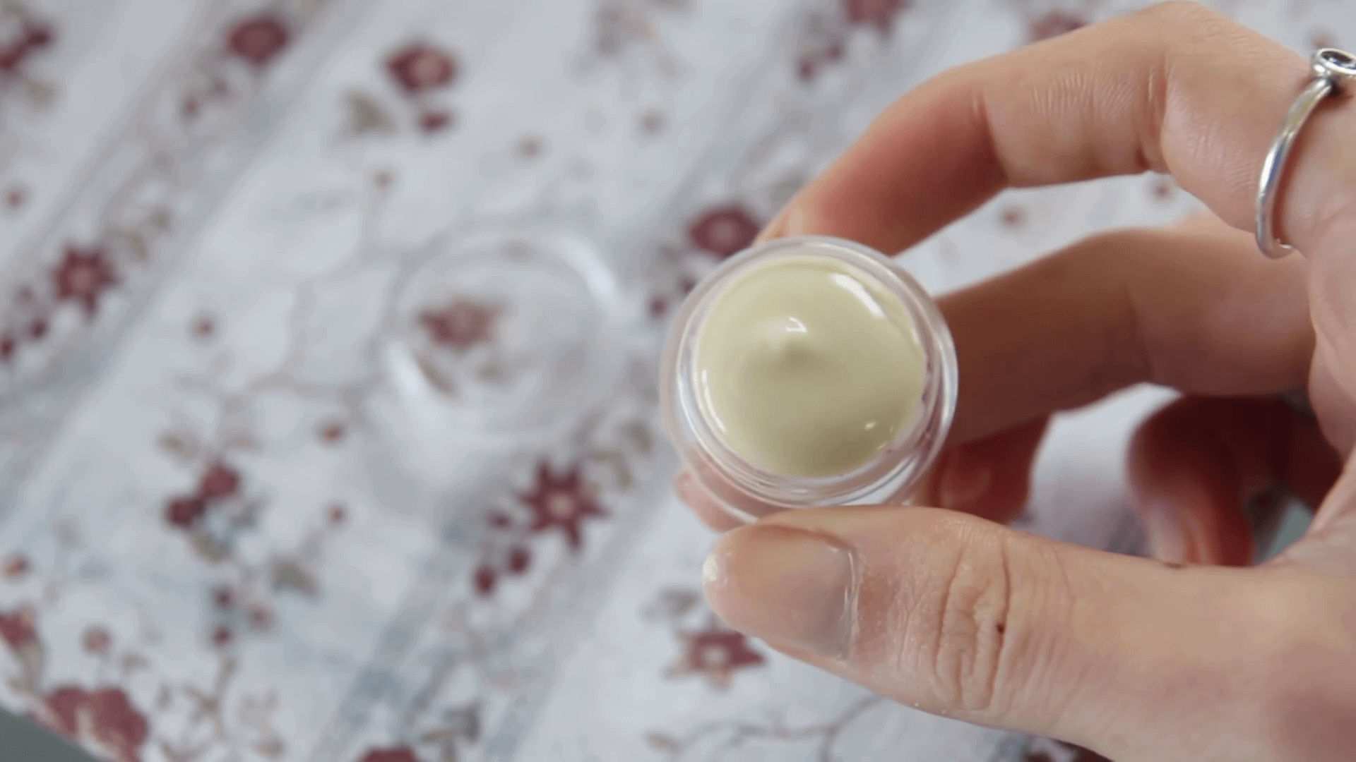 Tự làm kem xóa nếp nhăn và quầng thâm mắt chỉ trong vài phút 73 1