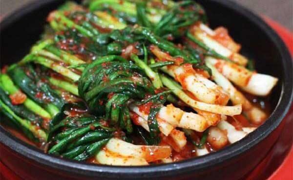 Tự làm kim chi dưa leo và hành lá vừa dễ, vừa ngon lại hợp vệ sinh 41 Kim chi hành lá