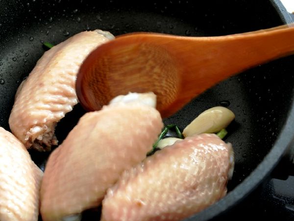 Tuyệt chiêu làm món cánh gà rán sốt coca vàng ươm ngọt vị 14