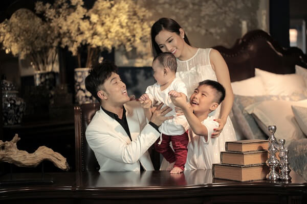Ưng Hoàng Phúc: Cuộc sống “đảo lộn” từ khi lên chức bố 46 Ưng Hoàng Phúc: Cuộc sống “đảo lộn” từ khi lên chức bố 18