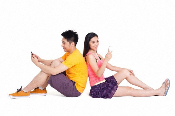 vo-chong-va-nhung-chuan-muc-khi-la-ban-tren-facebook