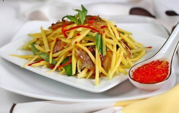 Cách làm gỏi tai heo ngon 