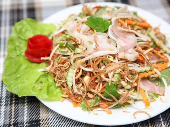 Gỏi bắp chuối tai heo