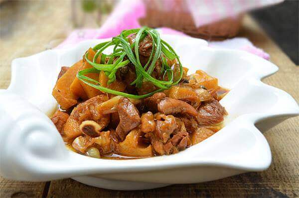 Cách kho thịt gà ngon nhất cho bữa cơm ngày Tết 9