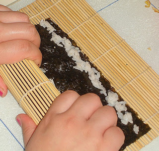Cách làm kimbap đơn giản, chuẩn vị Hàn Quốc 47 cách làm kimbap đơn giản 4