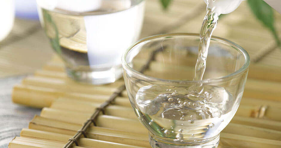 c&aacute;ch lau k&iacute;nh sạch b&oacute;ng 