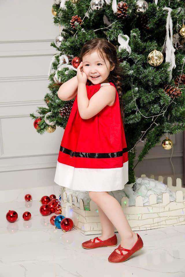 Con gái Elly Trần hóa thân thành "Cháu gái ông già Noel" 46 Con gái Elly Trần hóa thân thành "Cháu gái ông già Noel" 18