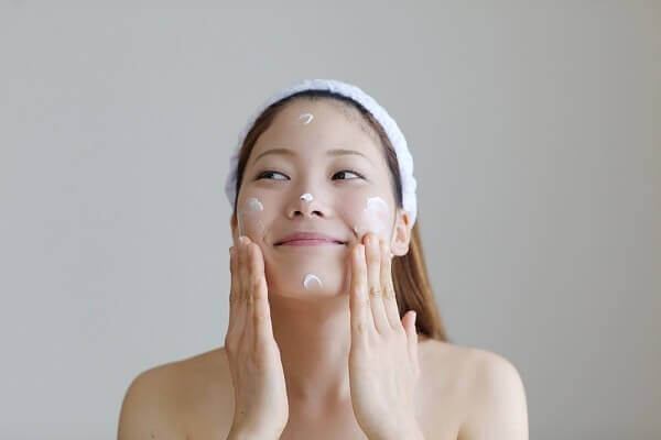 Gợi ý cách trang điểm tự nhiên đi dự tiệc ngày và đêm 43 Gợi ý cách trang điểm tự nhiên đi dự tiệc ngày và đêm 15
