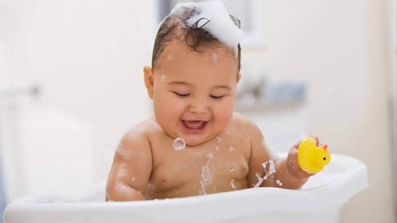 Mách mẹ cách tắm cho trẻ trong mùa đông 35 Mách mẹ cách tắm cho trẻ trong mùa đông 7