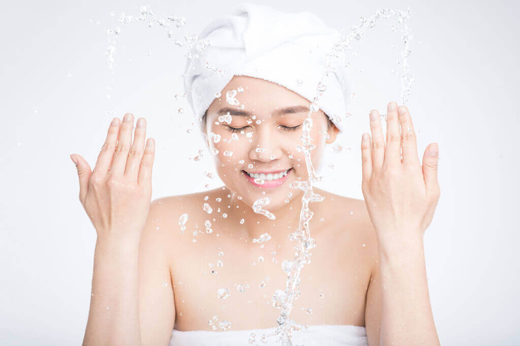 Mẹ sau sinh có nên dùng sữa rửa mặt không nhỉ? 35 Mẹ sau sinh có nên dùng sữa rửa mặt không nhỉ? 7