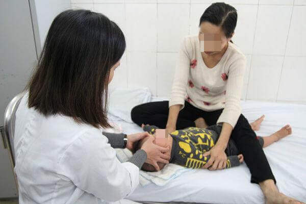 Mẹ tự ý chữa liệt dây thần kinh số 7, con méo mồm, lở loét 36 Mẹ tự ý chữa liệt dây thần kinh số 7, con méo mồm, lở loét 8