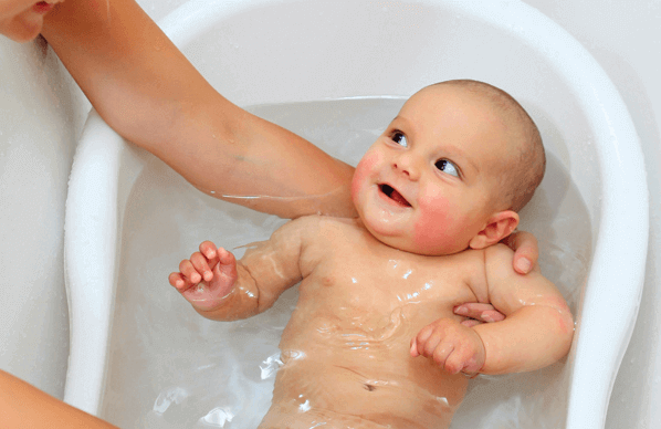 Những thời điểm kh&ocirc;ng n&ecirc;n tắm cho trẻ 