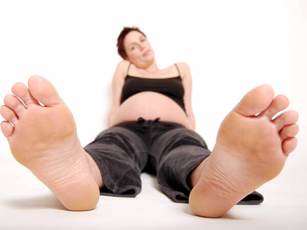 Phù chân khi mang thai, hãy làm ngay 5 loại nước này 33 Phù chân khi mang thai, hãy làm ngay 5 loại nước này 5