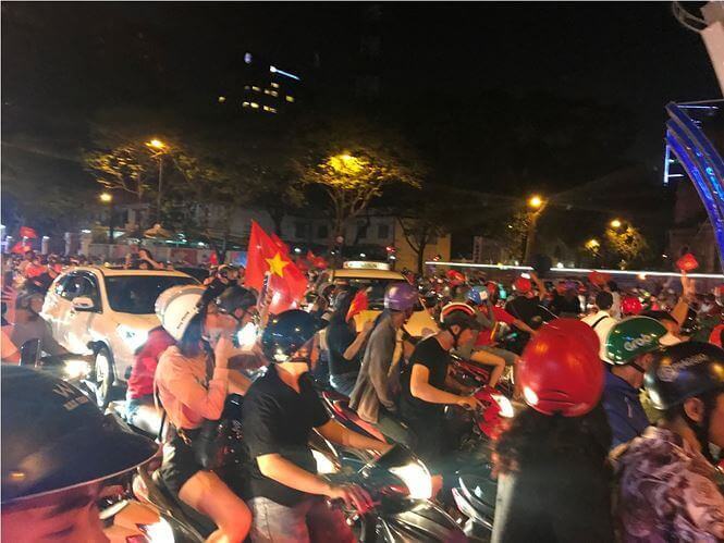 U23 Việt Nam khiến cả hội “bánh bèo” và hội các “bà mẹ bỉm sữa” đều mê mẩn 36 U23 Việt Nam khiến cả hội “bánh bèo” và hội các “bà mẹ bỉm sữa” đều mê mẩn 8