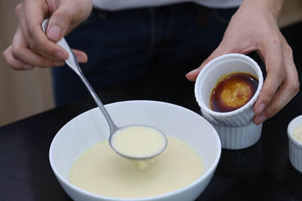 Vào bếp với cách làm bánh flan bằng nồi cơm điện ngay nào! 47 Vào bếp với cách làm bánh flan bằng nồi cơm điện ngay nào! 19