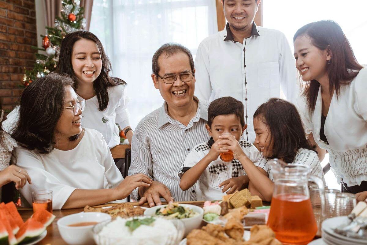 Có nên gửi con cho ông bà chăm? 36 gia đình lớn