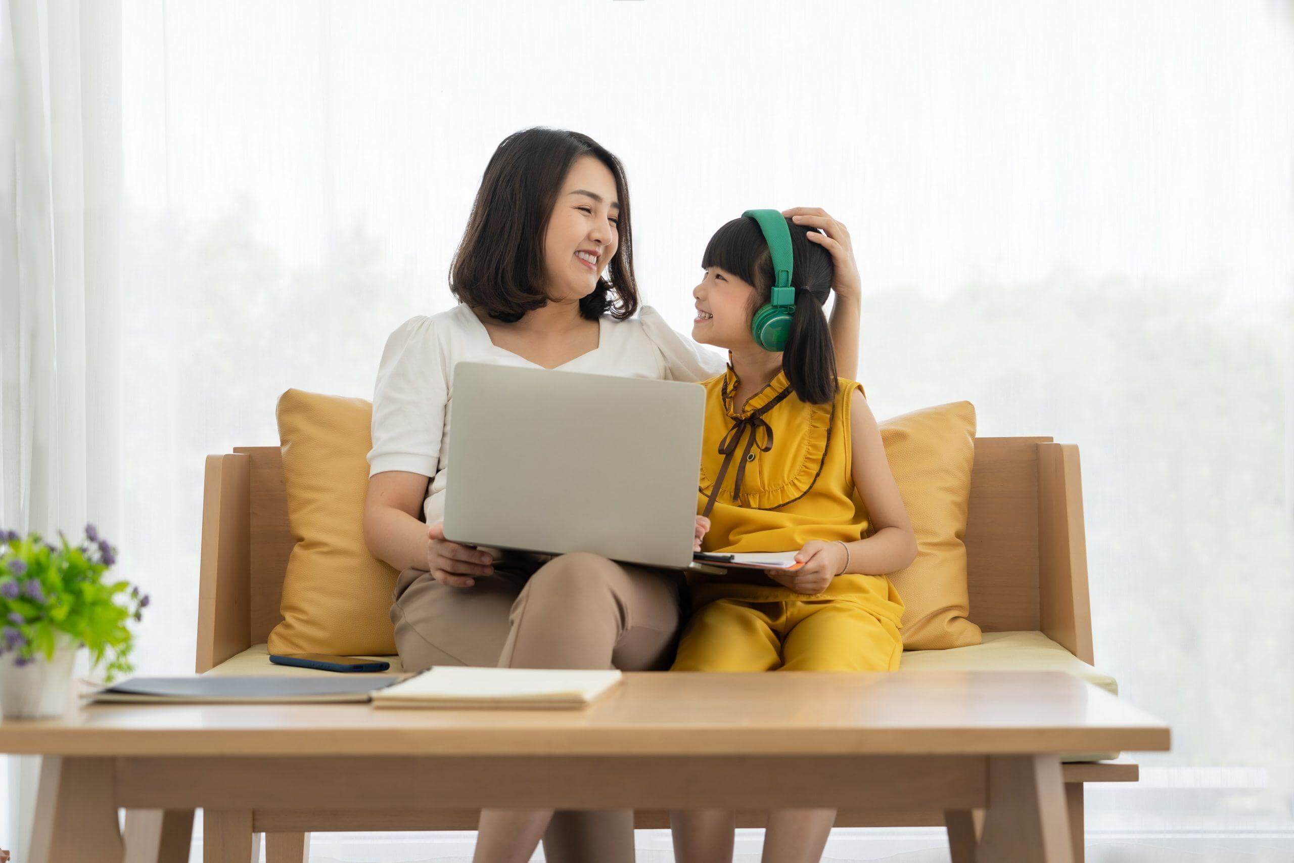 Mẹ đơn thân nên làm gì để hành trình phía trước đỡ gian nan? 15 cách làm mẹ đơn thân
