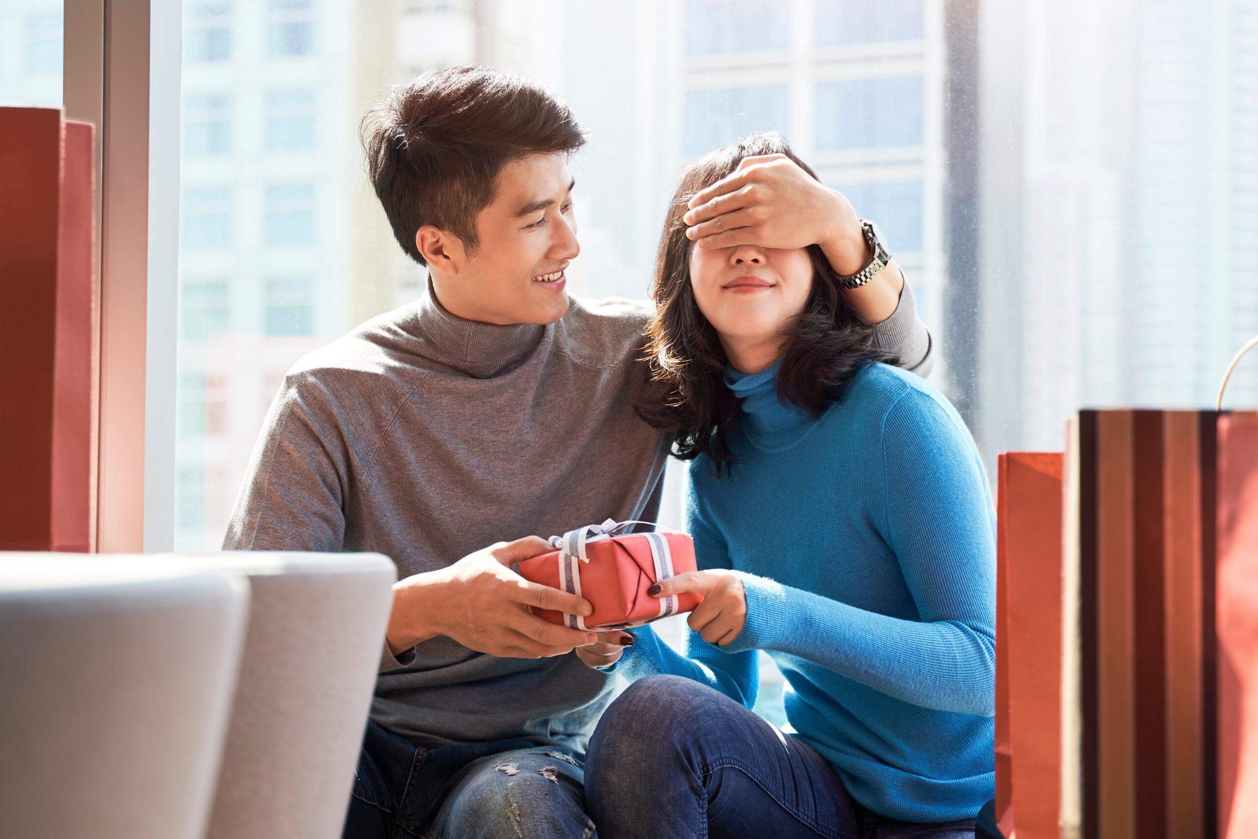 Yếu tố nào tạo nên một cuộc hôn nhân hạnh phúc? 14 cặp đôi hạnh phúc
