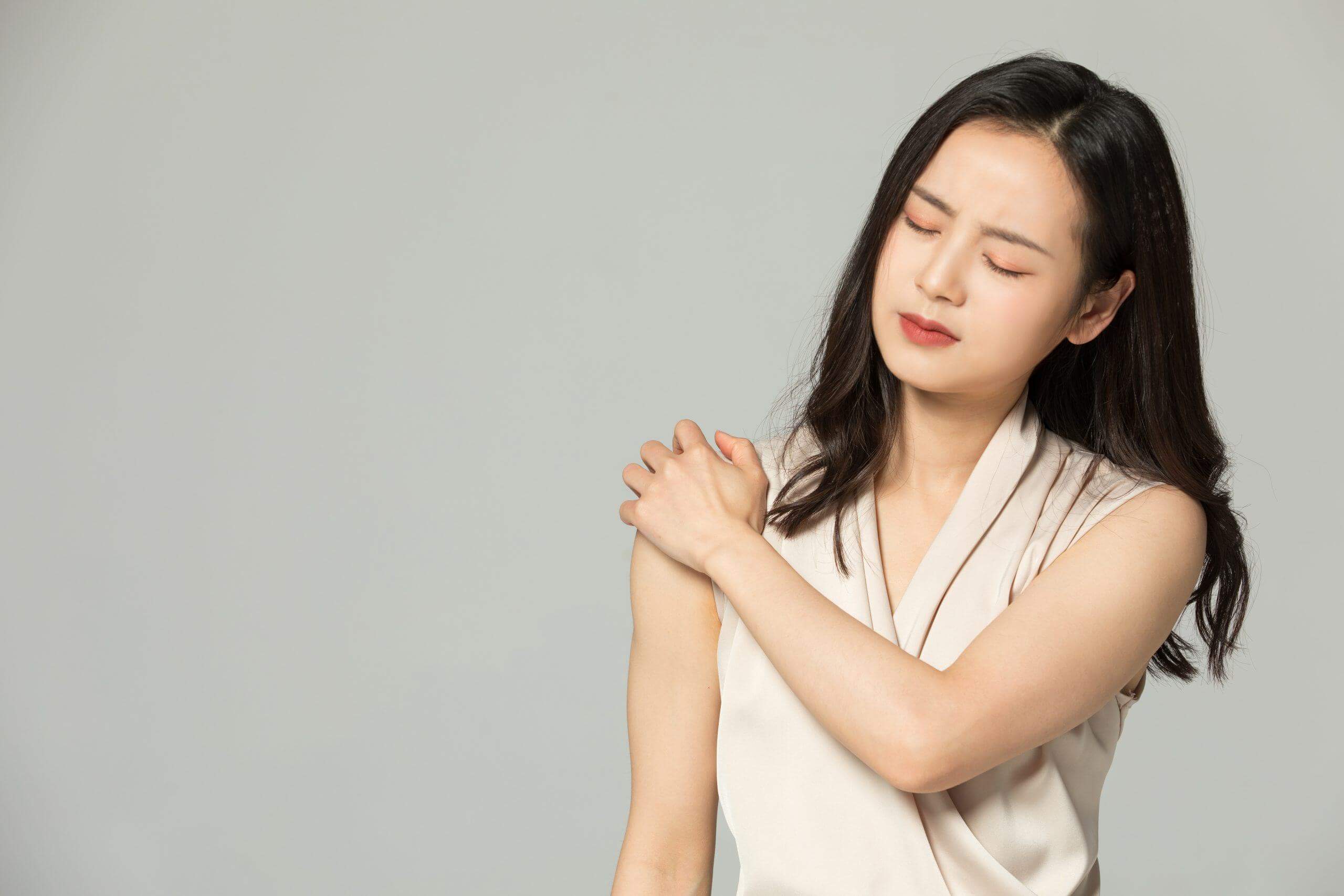 Giải mã hội chứng Nomophobia - nỗi lo lắng khi không có điện thoại 42 đau vai