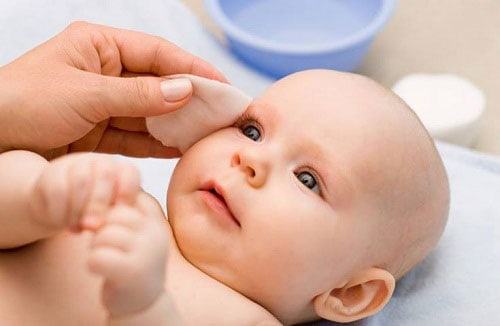 Quy tắc vàng của mẹ khi vệ sinh cho bé 3