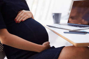 Bầu nơi công sở bà bầu đi làm