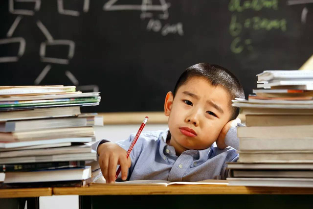 Lớp 1 cũng phải học thêm 12
