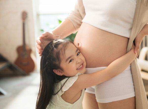 Vừa mang thai vừa chăm sóc con nhỏ, làm sao đây? 11