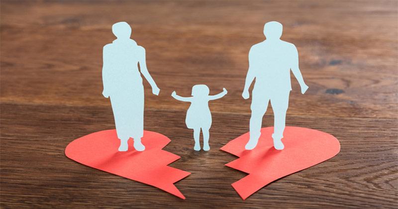 Cha mẹ ly hôn, con ở với ai? 8