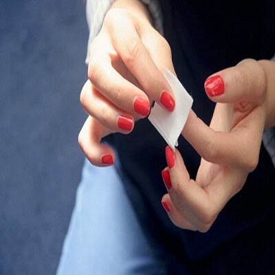 Tự làm nước tẩy sơn móng tay đơn giản tại nhà 6