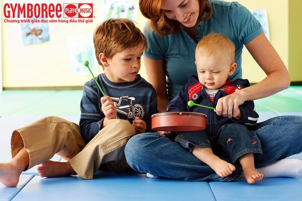 10 trò chơi phát triển ngôn ngữ cho bé sơ sinh đến 1 tuổi 40 hỗ trợ vui chơi và học tập