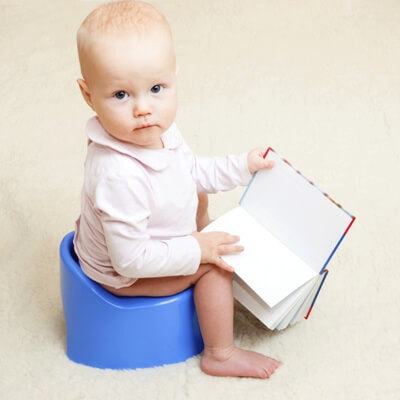 3 kỹ năng cơ bản mẹ huấn luyện bé đi toilet dễ dàng 3