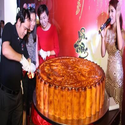 Lễ hội Trung thu 2016 Yêu thương bắt đầu từ chia sẻ: Ngập tràn cảm xúc từ tiếng hát của bé thơ không may 8