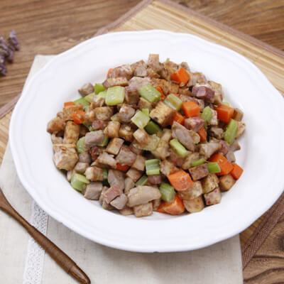 Lạ miệng với món khoai môn xào thịt heo thơm ngon 5