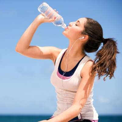 Những thói quen uống nước có hại cho sức khỏe 3