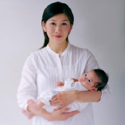 3 tư thế bế trẻ sơ sinh an toàn, đúng chuẩn 3
