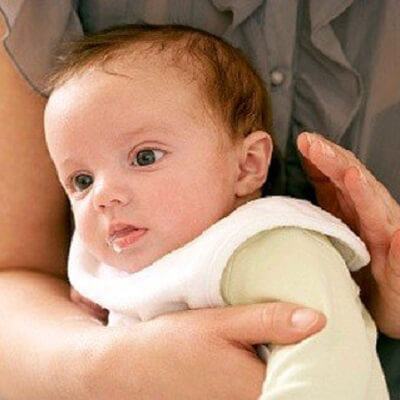 Bảo vệ bé yêu của mẹ khỏi bị sặc sữa 3