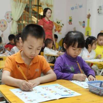 Ban hành nhiều lệnh cấm ở tiểu học 3