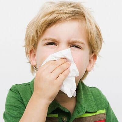 Nhỏ nước tỏi vào mũi bé có trị được cảm? 3