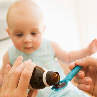 5 sai lầm ít mẹ để ý khi cho trẻ uống thuốc 3