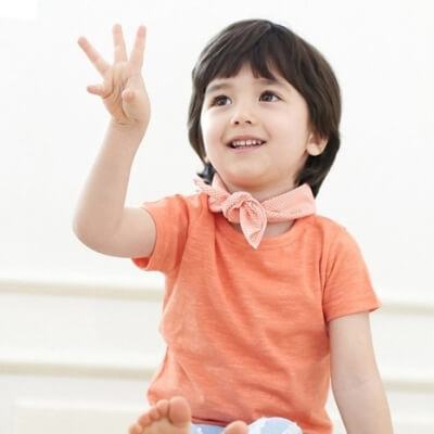 Vẻ điển trai cuốn hút của mẫu nhí lai Nga - Hàn 4