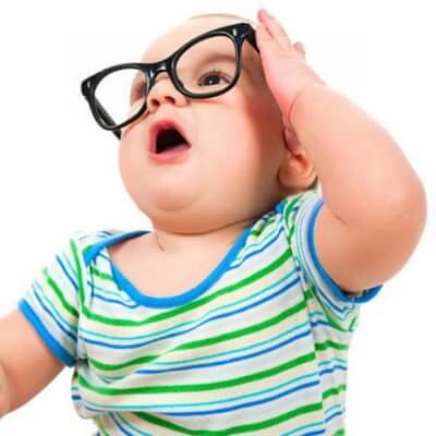 Những triệu chứng nguy hiểm ở mắt của trẻ 6