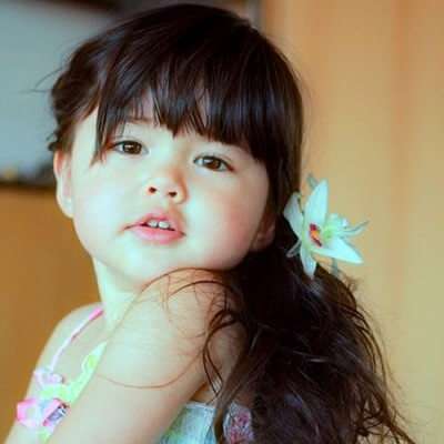Ngắm cô bé 4 tuổi có gương mặt siêu dễ thương 5