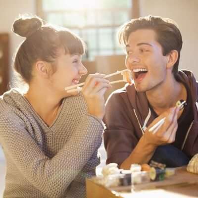 Trắc nghiệm: Chồng bạn có phải người dễ "say nắng"? 3