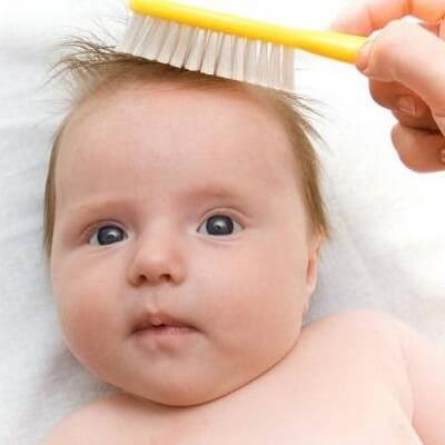 Trẻ sơ sinh bị rụng tóc có đáng lo? 3