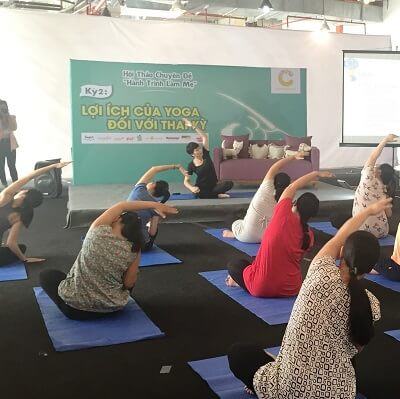 Buổi trải nghiệm Yoga đầy hứng khởi cho mẹ bầu tại Crescent Mall 9