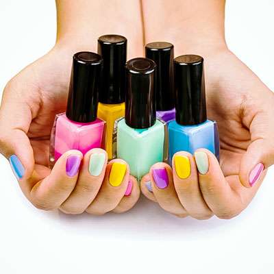 Nước sơn móng tay và 5 tác dụng bạn không ngờ tới 3