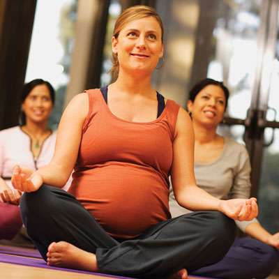 Yoga cho mẹ bầu 12